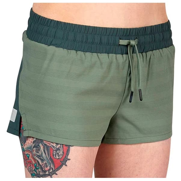 Дамски шорти за бягане Ultimate Direction Women's Stratus Short Running shorts - Camo Green
